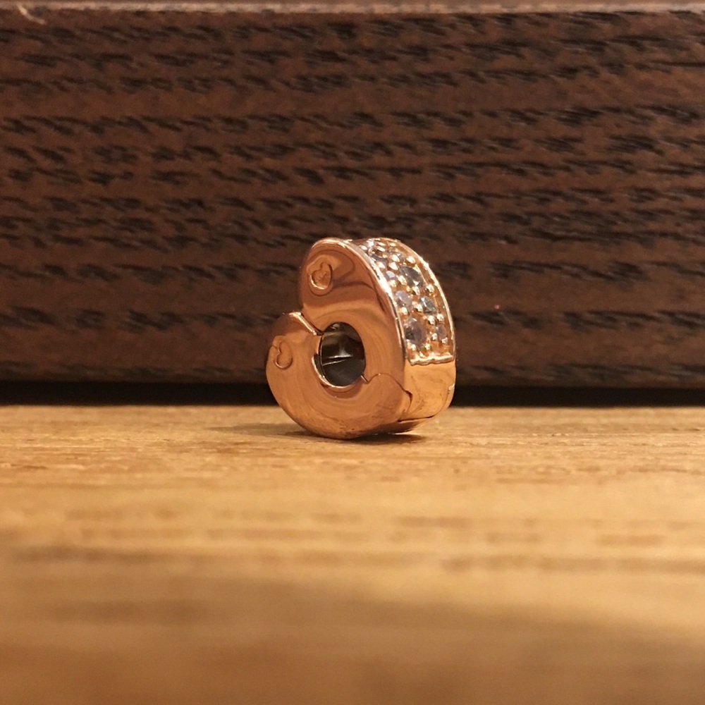 PANDORA Rose | “Arcs Of Love” ❤️ Clip Charm